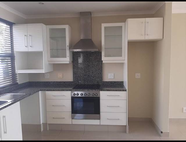 2 BEDROOM APARTMENT FOR SALE IN HILLCREST CENTRAL